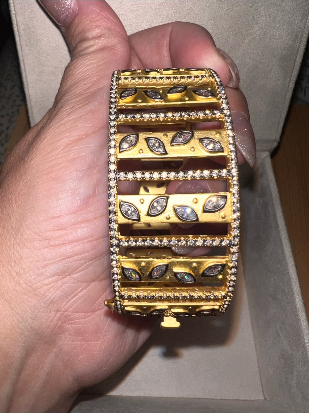 Freida Rothman oval hinged bangle - Picture 2 of 6